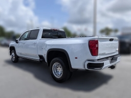 Chevrolet Silverado 3500HD High Country 4WD Crew Cab 172" 2026