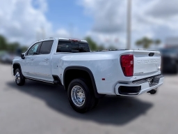 Chevrolet Silverado 3500HD High Country 4WD Crew Cab 172" 2026