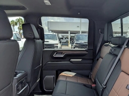 Chevrolet Silverado 3500HD High Country 4WD Crew Cab 172" 2026