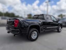 Chevrolet Silverado 3500HD High Country 4WD Crew Cab 172" 2026