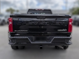 Chevrolet Silverado 3500HD High Country 4WD Crew Cab 172" 2026