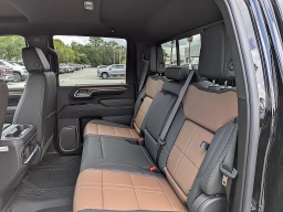 Chevrolet Silverado 3500HD High Country 4WD Crew Cab 172" 2026