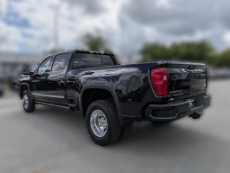 Chevrolet Silverado 3500HD High Country 4WD Crew Cab 172" 2026