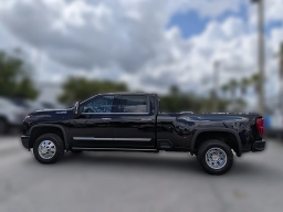 Chevrolet Silverado 3500HD High Country 4WD Crew Cab 172" 2026