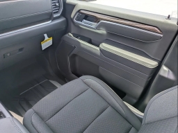 Chevrolet Silverado 1500 LT 2WD Crew Cab 147" 2026