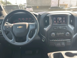 Chevrolet Silverado 1500 Custom 4WD Crew Cab 147" 2026