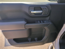 Chevrolet Silverado 1500 Custom 4WD Crew Cab 147" 2026