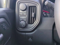 Chevrolet Silverado 1500 Custom 4WD Crew Cab 147" 2026