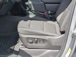 Chevrolet Silverado 1500 Custom 4WD Crew Cab 147" 2026