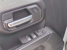 Chevrolet Silverado 1500 Custom 4WD Crew Cab 147" 2026
