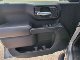Chevrolet Silverado 1500 Custom 4WD Crew Cab 147" 2026