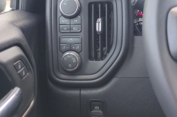 Chevrolet Silverado 1500 Custom 4WD Crew Cab 147" 2026