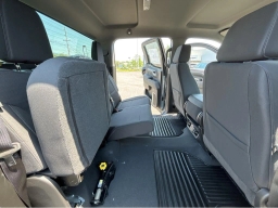 Chevrolet Silverado 1500 LT 4WD Crew Cab 147" 2026