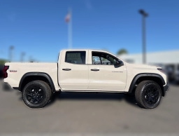 Chevrolet Colorado 4WD Trail Boss Crew Cab 2026