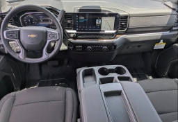 Chevrolet Silverado 1500 LT 4WD Crew Cab 147" 2026