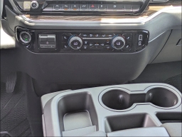 Chevrolet Silverado 1500 LT 4WD Crew Cab 147" 2026