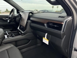 GMC Yukon XL Denali 4WD 4dr 2026