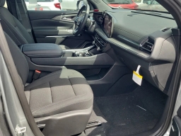 Chevrolet Traverse FWD LT 4dr 2026