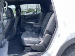 Chevrolet Traverse FWD LT 4dr 2026