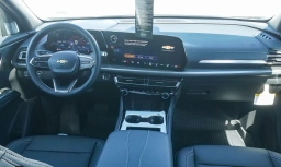 Chevrolet Traverse FWD LT 4dr 2026