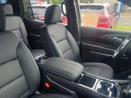 Chevrolet Traverse AWD LT 4dr 2026