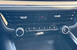 Chevrolet Suburban LS 2WD 4dr 2026