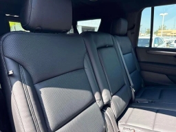 Chevrolet Suburban LS 2WD 4dr 2026