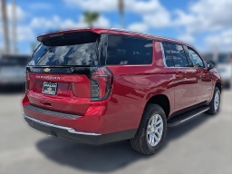 Chevrolet Suburban LS 2WD 4dr 2026