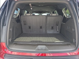 Chevrolet Suburban LS 2WD 4dr 2026