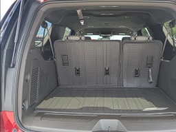 Chevrolet Suburban LS 2WD 4dr 2026