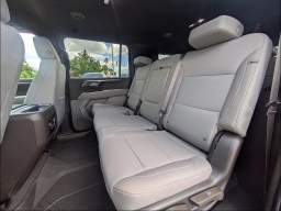 Chevrolet Suburban LS 2WD 4dr 2026