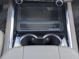 Chevrolet Suburban LS 2WD 4dr 2026