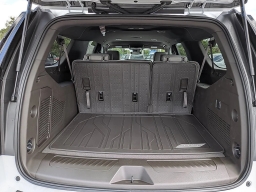 Chevrolet Suburban LS 2WD 4dr 2026