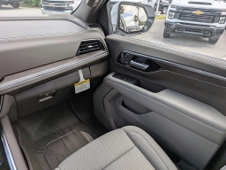 Chevrolet Suburban LS 2WD 4dr 2026