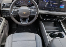 Chevrolet Suburban LS 2WD 4dr 2026