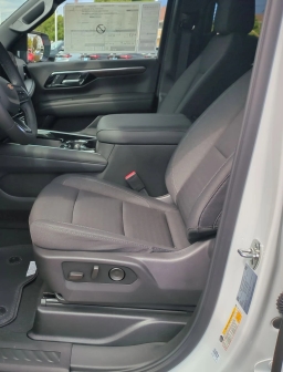 Chevrolet Suburban LS 2WD 4dr 2026