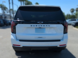 Chevrolet Suburban LS 2WD 4dr 2026