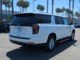 Chevrolet Suburban LS 2WD 4dr 2026