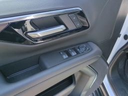 Chevrolet Suburban LS 2WD 4dr 2026