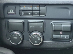 Chevrolet Suburban LS 2WD 4dr 2026