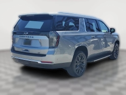 Chevrolet Suburban LT 2WD 4dr 2026