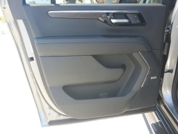 Chevrolet Suburban LT 2WD 4dr 2026