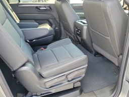 Chevrolet Suburban LT 2WD 4dr 2026