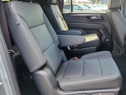 Chevrolet Suburban LT 2WD 4dr 2026