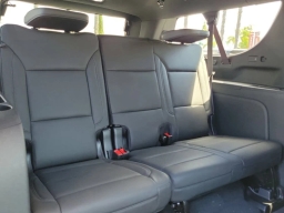 Chevrolet Suburban LT 2WD 4dr 2026