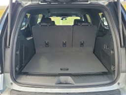 Chevrolet Suburban LT 2WD 4dr 2026