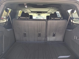 Chevrolet Suburban Premier 2WD 4dr 2026