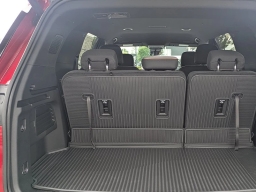 Chevrolet Suburban Premier 2WD 4dr 2026
