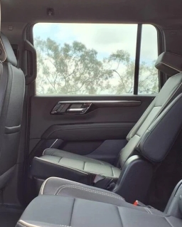 Chevrolet Suburban Premier 2WD 4dr 2026