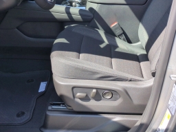 Chevrolet Suburban LS 4WD 4dr 2026